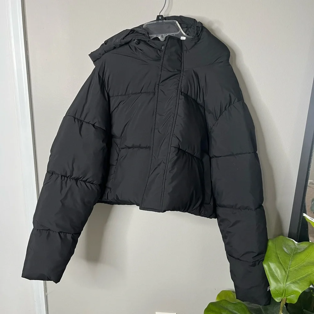 Fabletics Black Cropped Puffer Jacket with Hood size medium - Picture 6 of 7